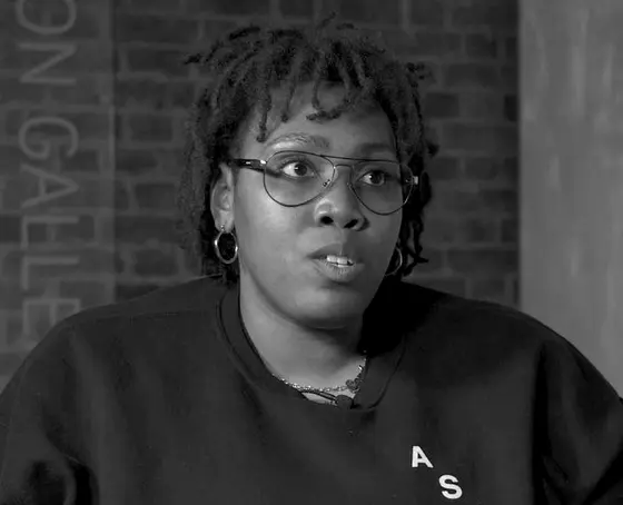 Сондра Перрі