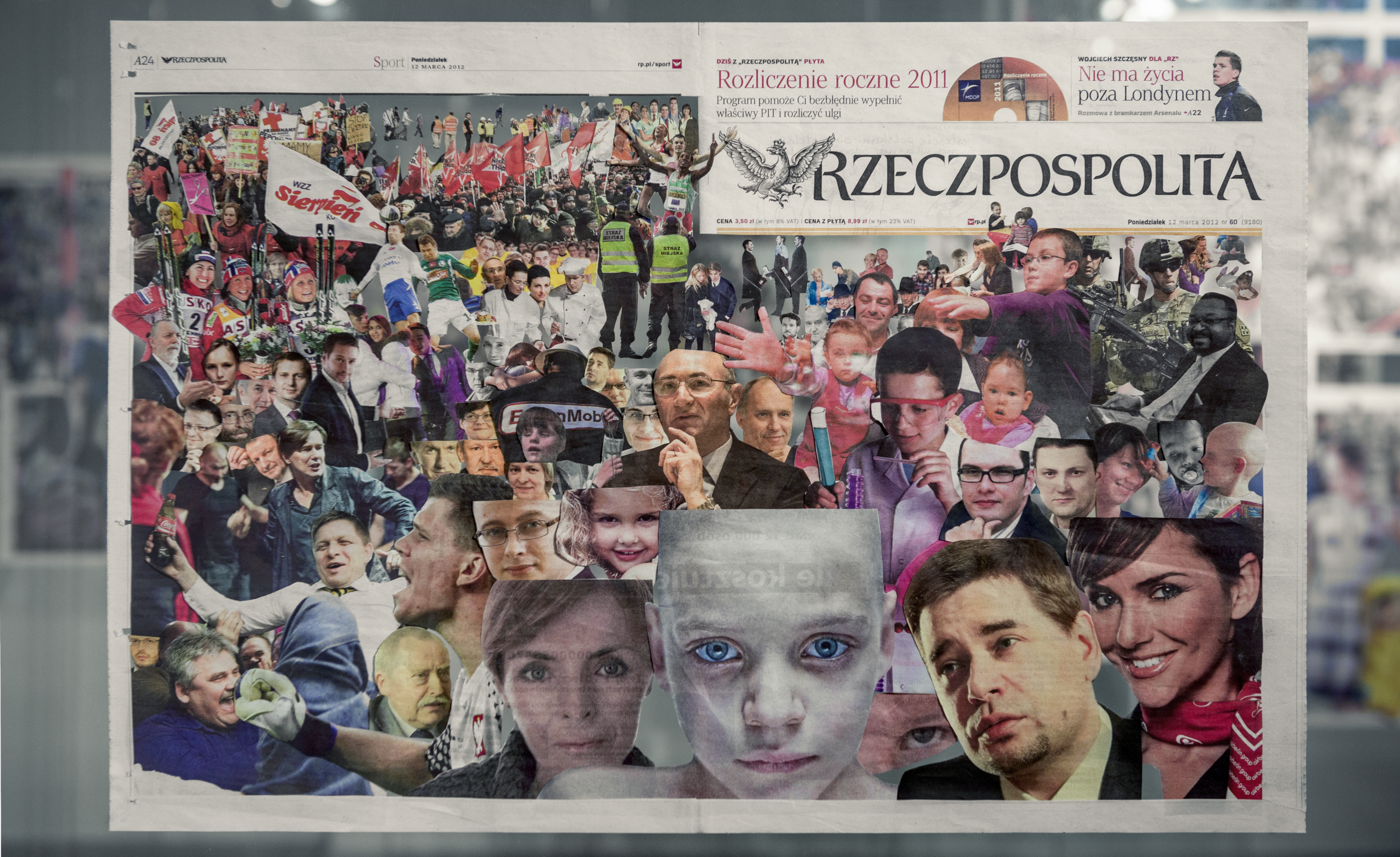 Жанна Кадирова. «Натовп». 2012. Колаж, газети, загартоване скло