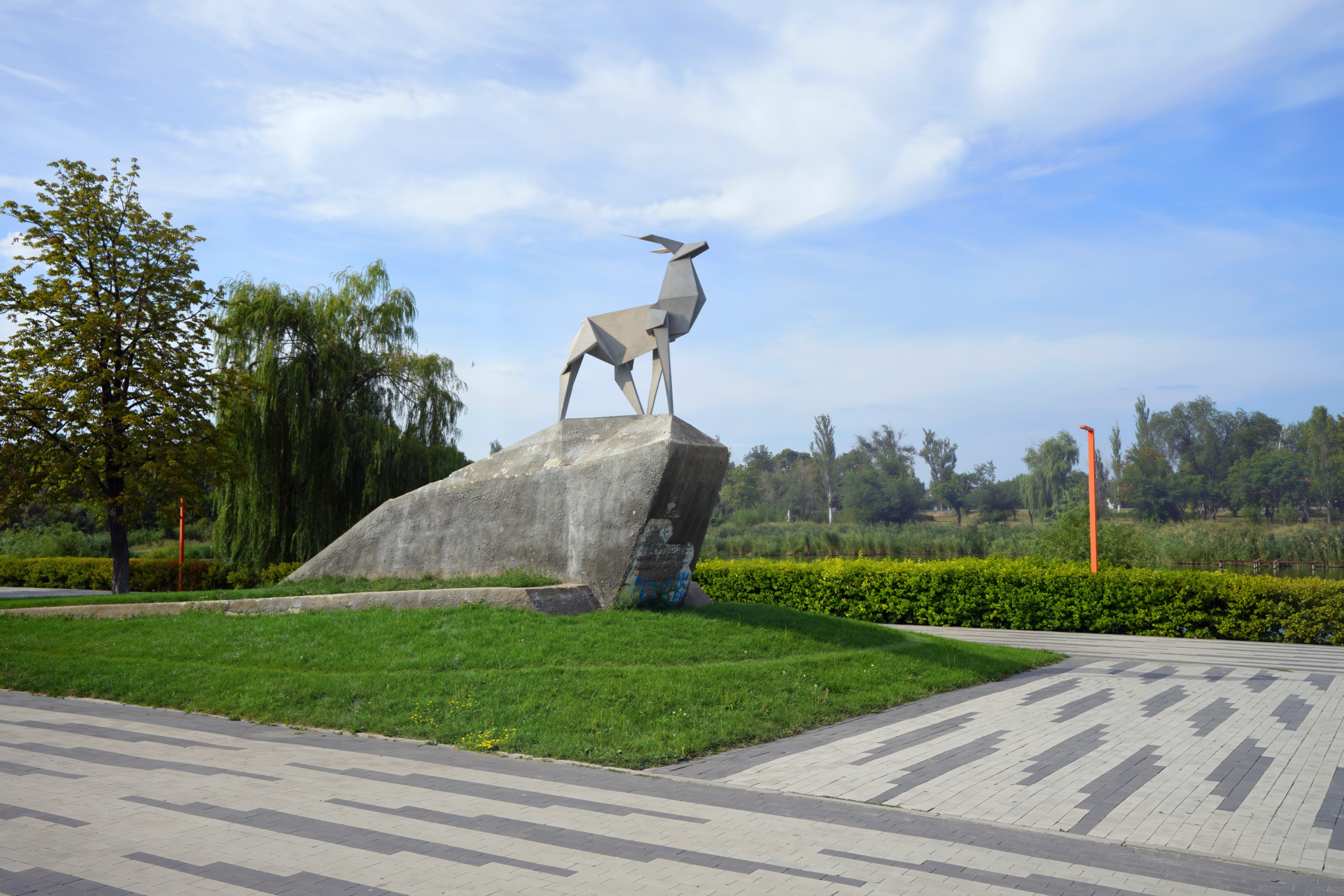 Жанна Кадирова. «Оригамі Олень». 2019. Скульптура в публічному просторі